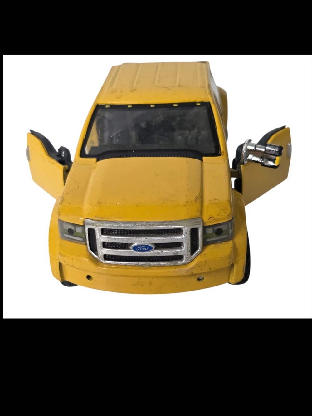 FORD F-350 Super Duty Yellow Diecast Truck 1:31 Scale w/ Opening Doors by Maisto